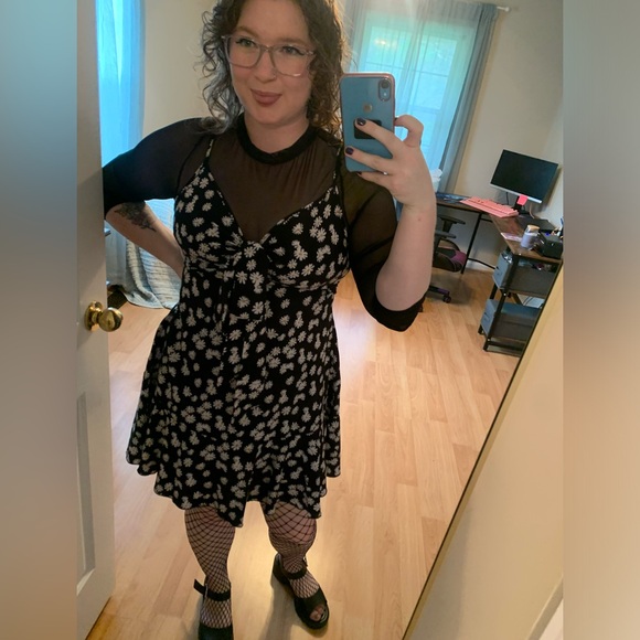 Meet your Posher, Suzy - Picture 3 of 4